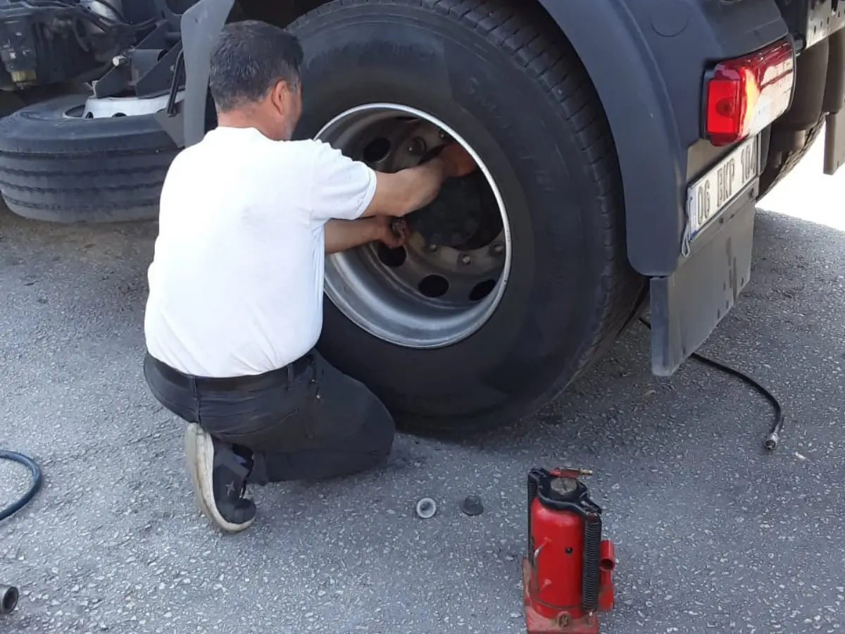 Alaçatı Oto Lastikçi